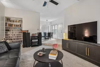 Photo #5: 21300889 Listing