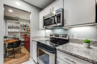 Photo #2: 21300919 Listing