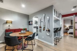 Photo #3: 21300919 Listing