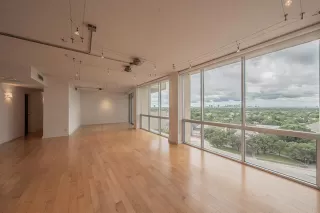 Photo #6: 21300993 Listing