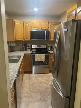 Photo #4: 21301103 Listing 