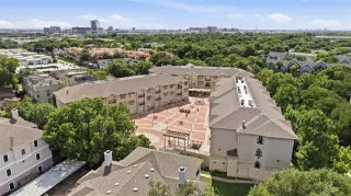 Photo #2: 21301298 Listing 