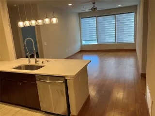 Photo #2: 21301486 Listing