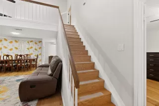 Photo #4: 21301528 Listing