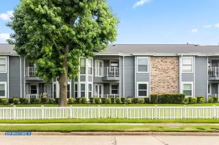 Photo #3: 21301573 Listing