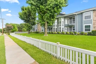 Photo #5: 21301573 Listing