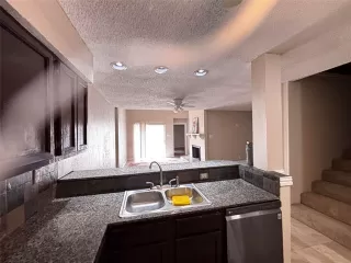 Photo #3: 21301887 Listing