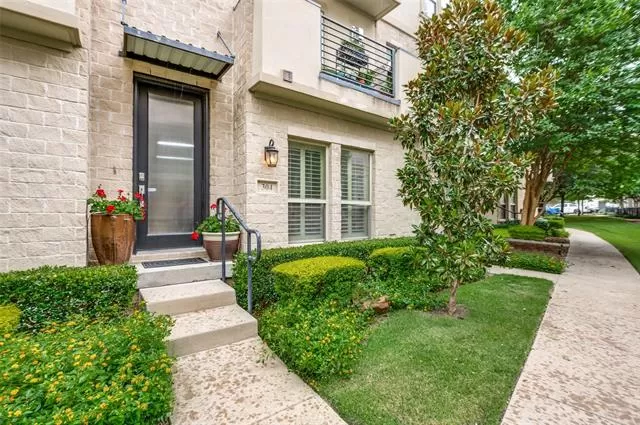 MLS: 21301893 Condo For Sale