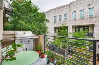 Photo #2: 21301893 Listing