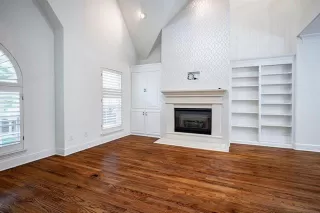 Photo #2: 21301991 Listing