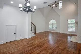 Photo #4: 21301991 Listing