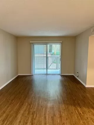 Photo #2: 21302142 Listing 