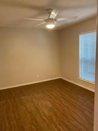 Photo #6: 21302142 Listing 