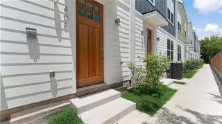 Photo #2: 21302191 Listing