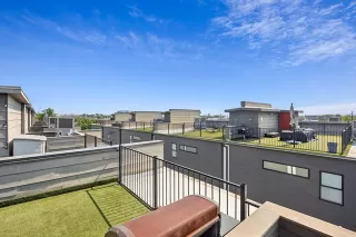 Photo #2: 21302484 Listing
