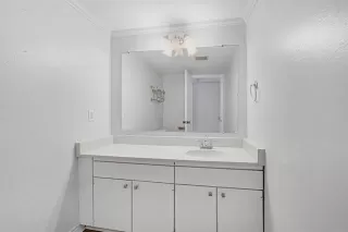 Photo #4: 21302931 Listing 