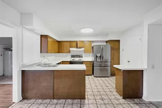 Photo #5: 21302931 Listing 