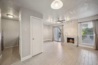 Photo #3: 21303032 Listing