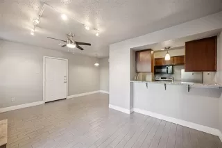Photo #5: 21303032 Listing