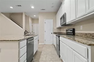 Photo #6: 21303328 Listing