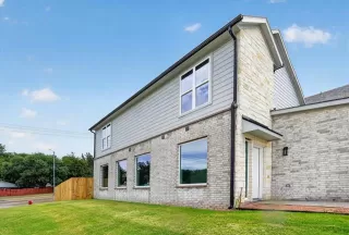 Photo #2: 21303530 Listing 