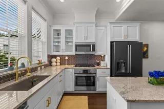 Photo #5: 21303691 Listing 