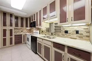 Photo #4: 21303697 Listing