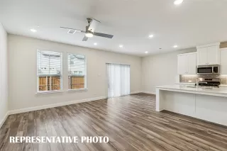 Photo #3: 21303760 Listing
