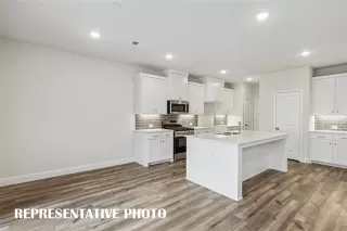 Photo #5: 21303760 Listing