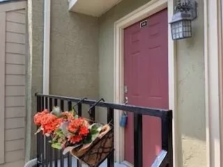 Photo #4: 21304424 Listing