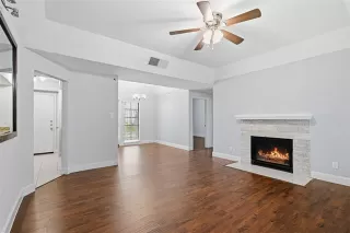 Photo #3: 21304458 Listing