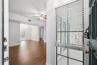 Photo #4: 21304458 Listing