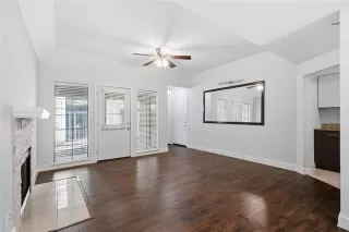 Photo #6: 21304458 Listing