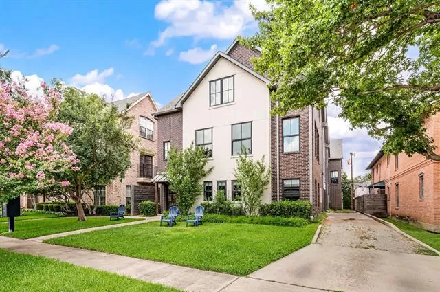MLS: 21304968 Condo For Sale