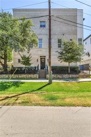 Photo #2: 21304976 Listing