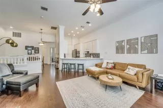 Photo #3: 21305028 Listing