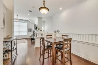 Photo #5: 21305028 Listing
