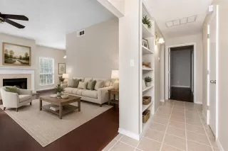 Photo #3: 21305316 Listing