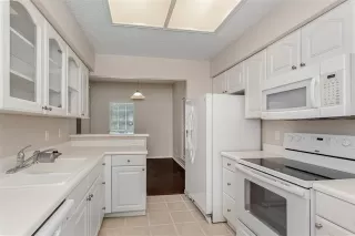Photo #6: 21305316 Listing