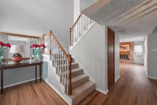 Photo #6: 21305454 Listing