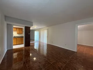 Photo #4: 21305534 Listing