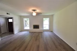 Photo #3: 21305749 Listing
