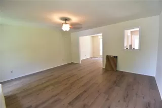 Photo #4: 21305749 Listing