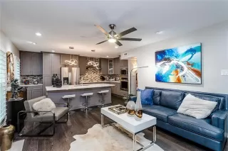 Photo #2: 21305859 Listing
