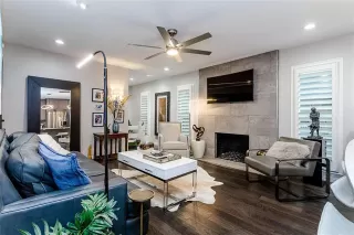 Photo #4: 21305859 Listing
