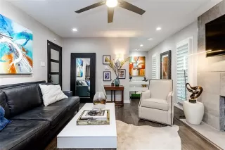 Photo #5: 21305859 Listing