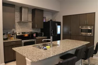 Photo #5: 21305984 Listing