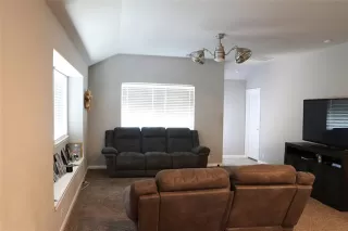 Photo #6: 21305984 Listing
