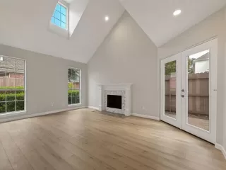 Photo #2: 21306698 Listing