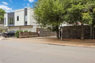 Photo #3: 21306838 Listing